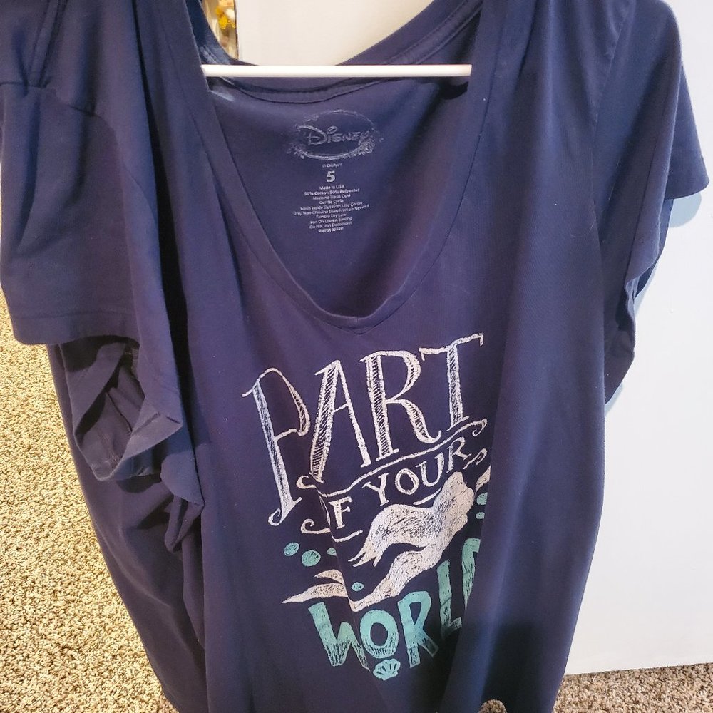 Torrid 5 Navy Disney Ariel Little Mermaid Tshirt